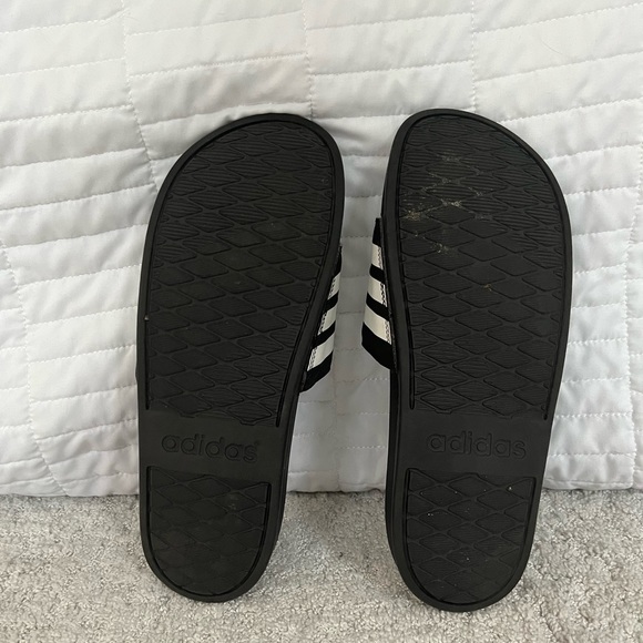 Black Adidas slides - Picture 3 of 3